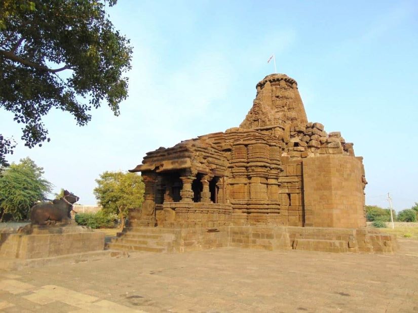 Māṇakeśvara temple