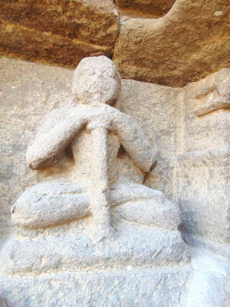 Yogi in Kubaḍīāsana